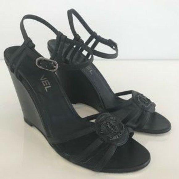 CHANEL BLACK LEATHER WEDGE SANDALS SIZE 8 - Picture 1 of 6